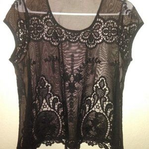 Beautiful top size LG. New condition.